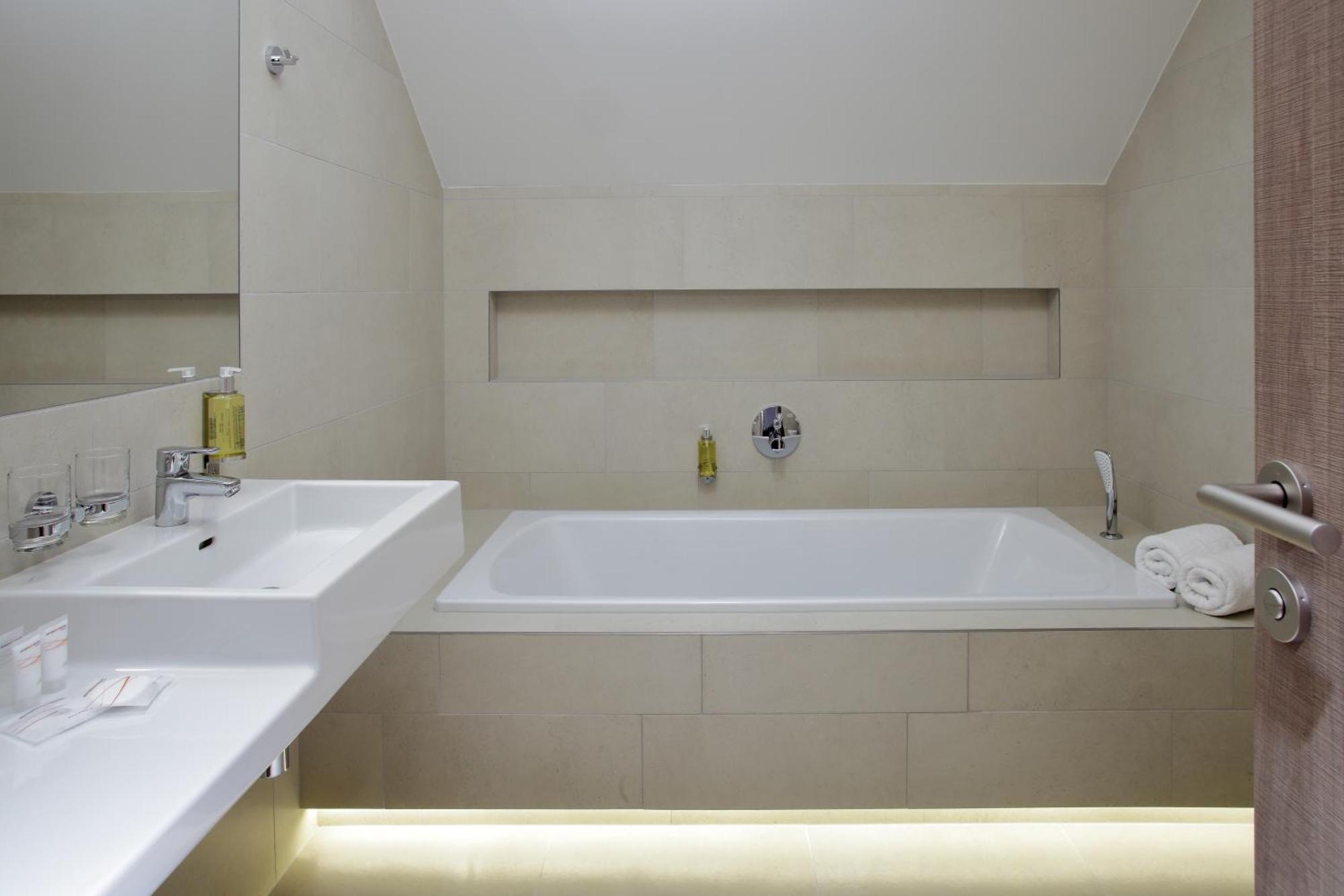 Hotel Jezerka Seč Dış mekan fotoğraf