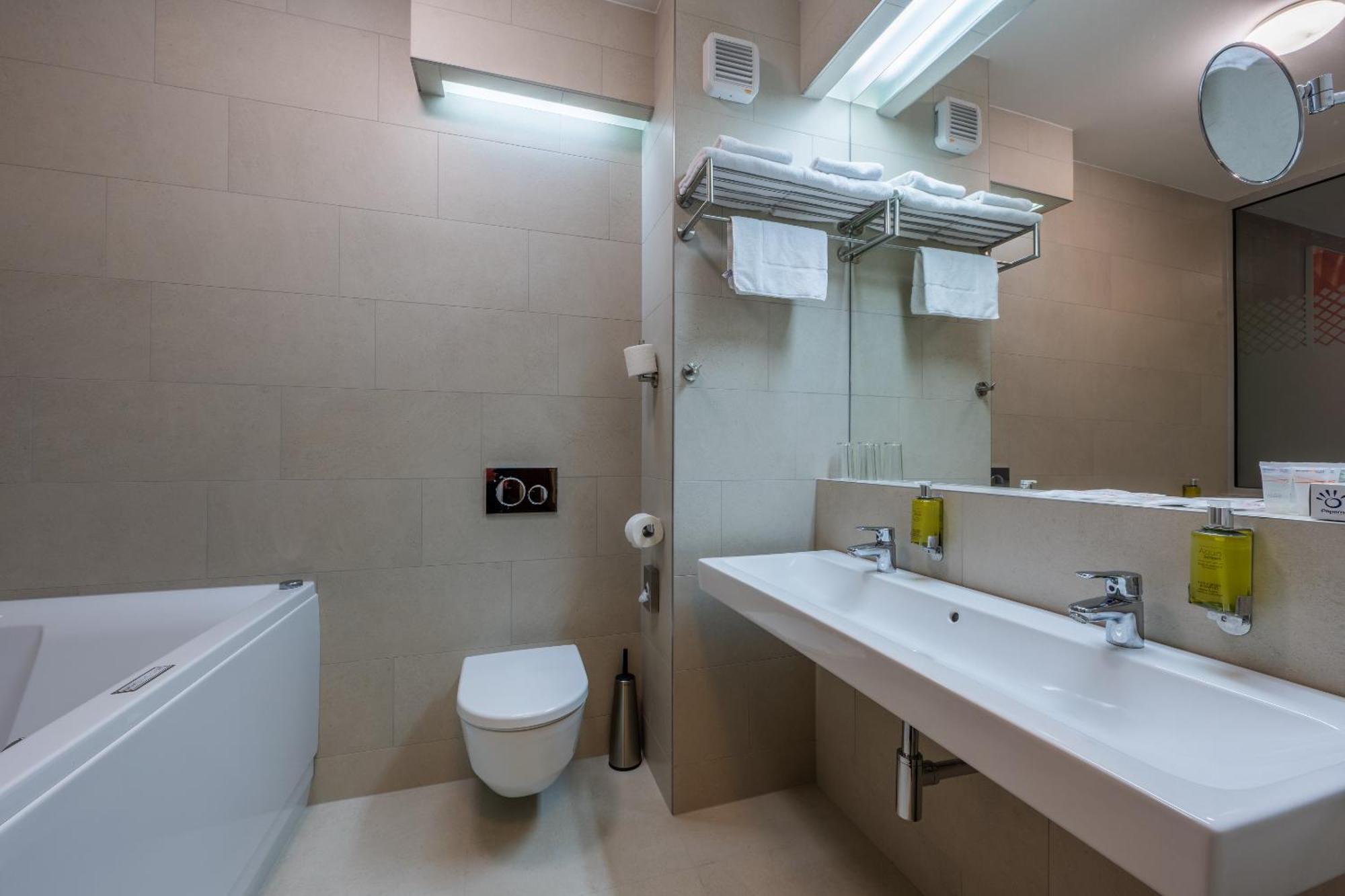Hotel Jezerka Seč Dış mekan fotoğraf